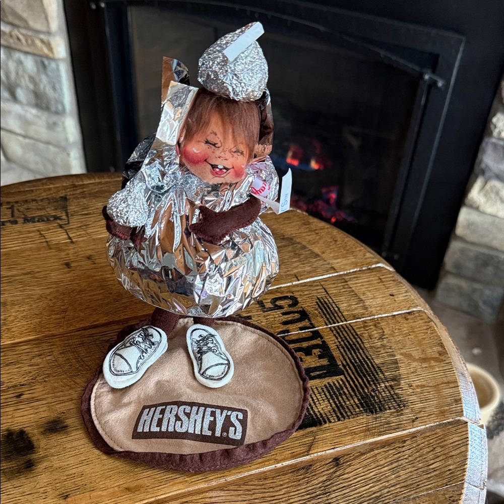 Vintage 1994 Annalee Doll…8” Adorable Hershey kiss!